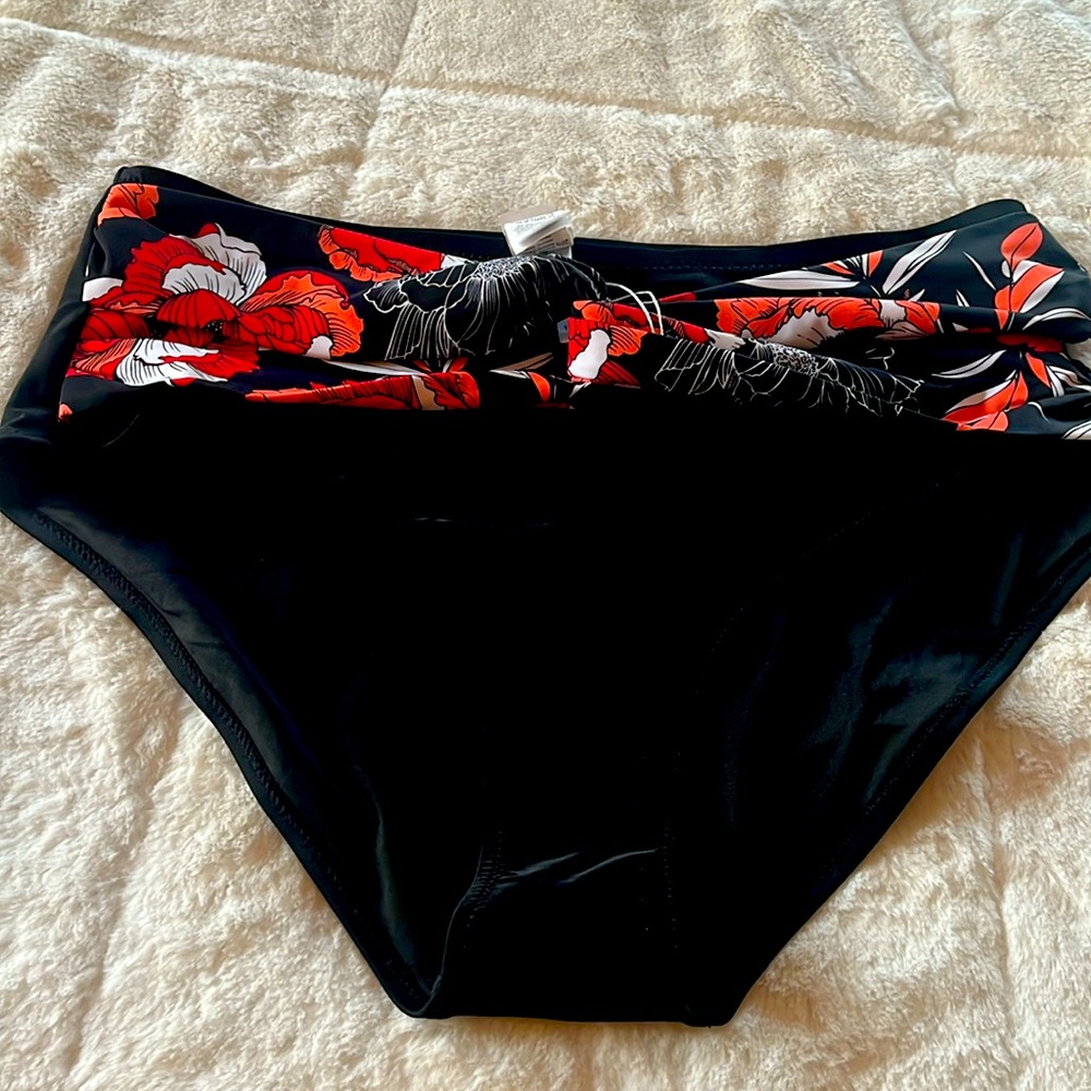 NWOT XL ( 1 x) bathing suit bottoms